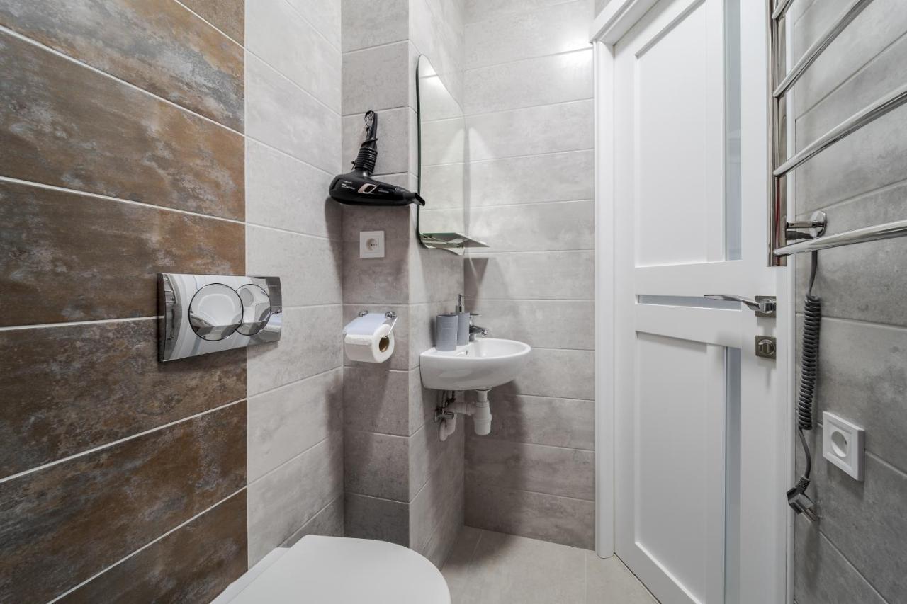 Golden Violin ! Apartments Lviv S Ngoại thất bức ảnh